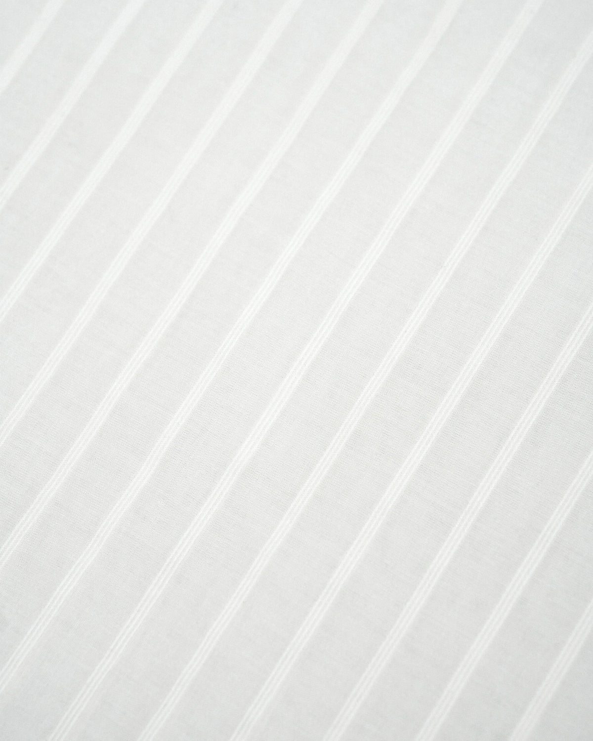Eve Shirt in White Cotton - fabric texture close-up
